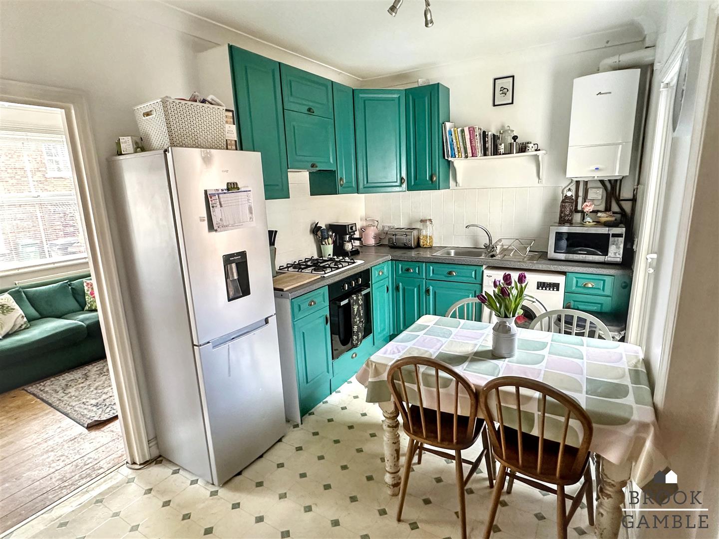 3 Bedroom House. New Place in Eastbourne, East Sussex 5